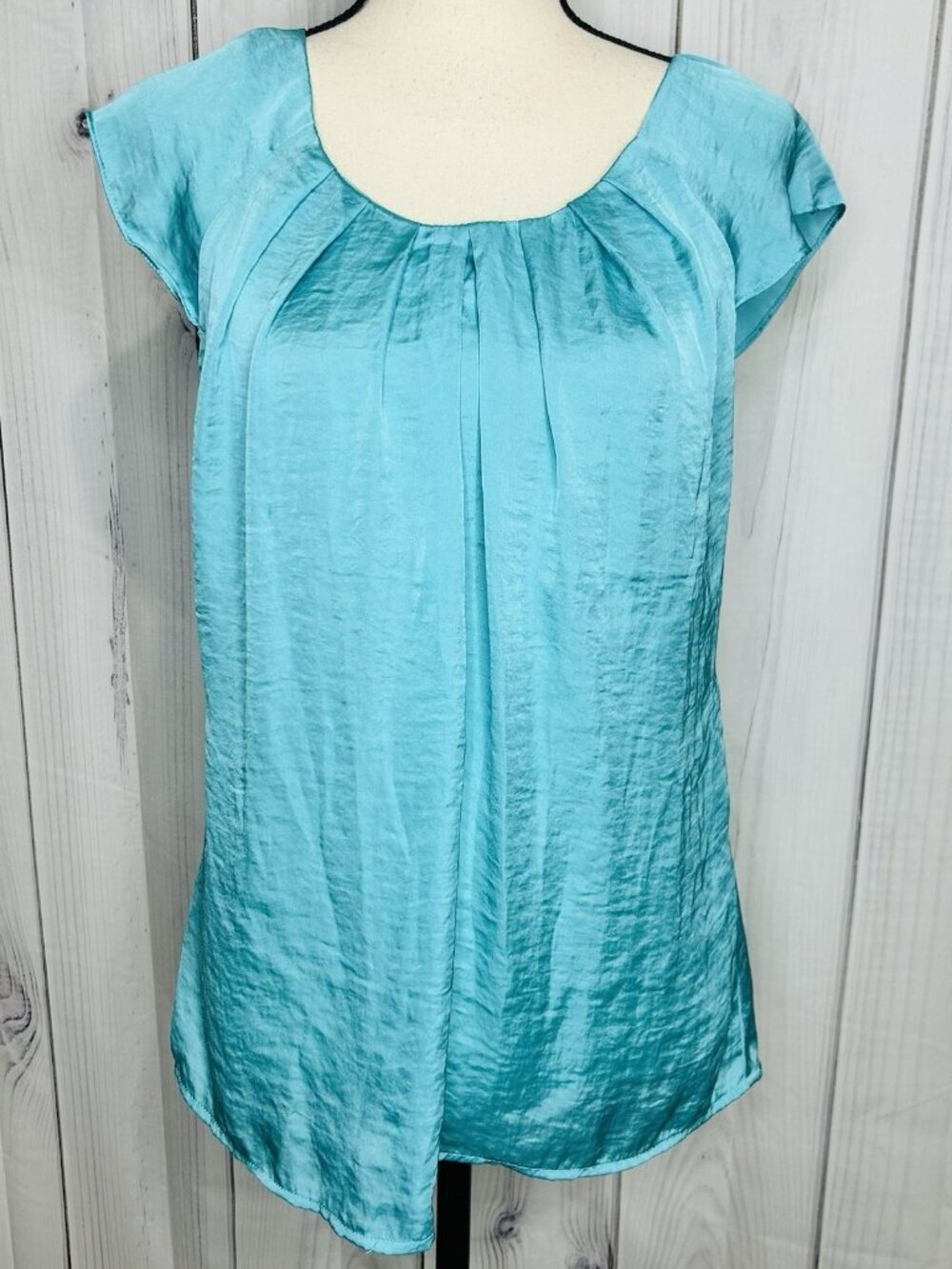 Willi Smith Cap Flutter Sleeve Blouse Size Medium Aqua Blue Pleated Neckline